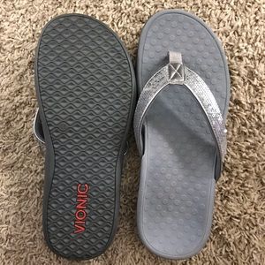 Vionic flip flop 7
